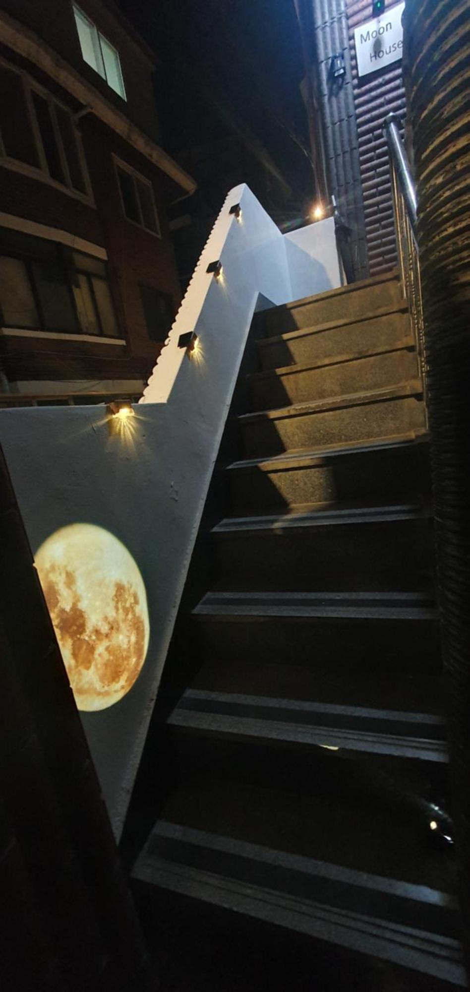 Moon House * Seoul